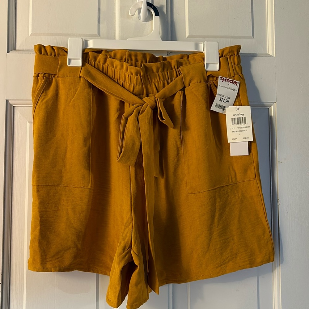 NWT retrology paperbag shorts.